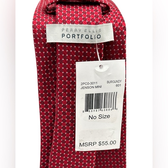 NWT Perry Ellis Red Patterned Tie - Picture 3 of 3
